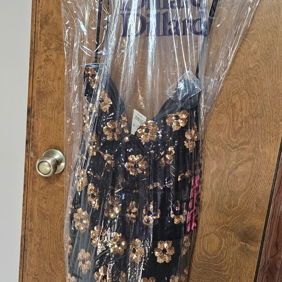 Alexa Marie Black and Gold Sequin Dress Size 14 - Picture 1 of 6